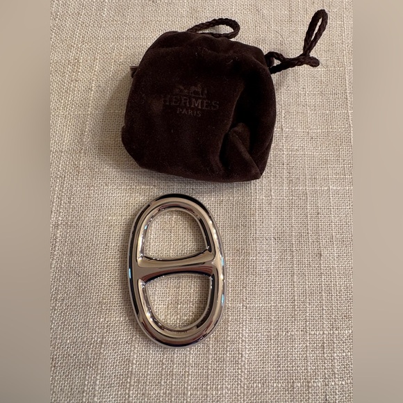 Palladium Hermès Chaine D'Ancre scarf ring. Includes box. - Picture 4 of 9